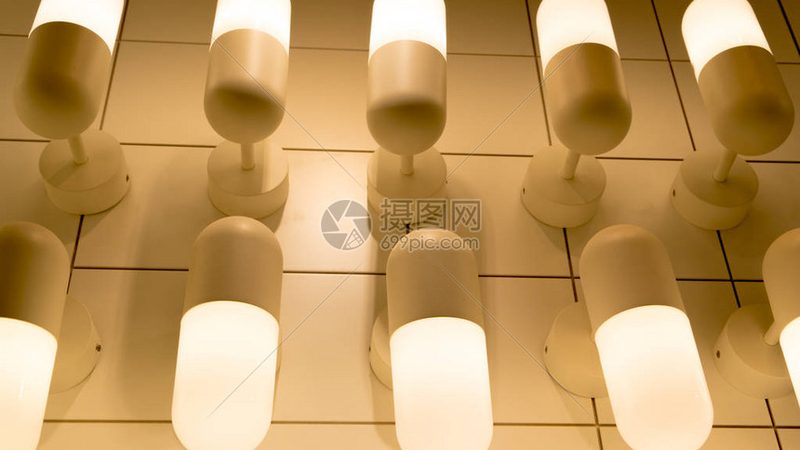 办公室LED面板灯：如何选择适合的型号进行批发定制**