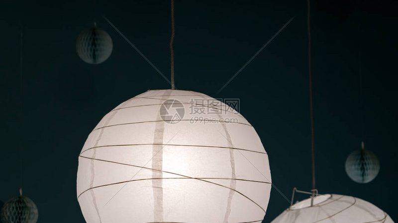 成都办公室吊灯选购：如何兼顾美观与实用**